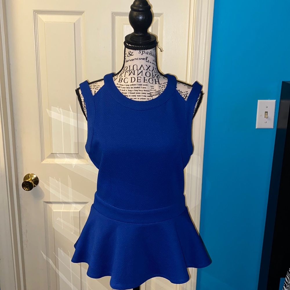 Pretty blue Guess peplum top 💙